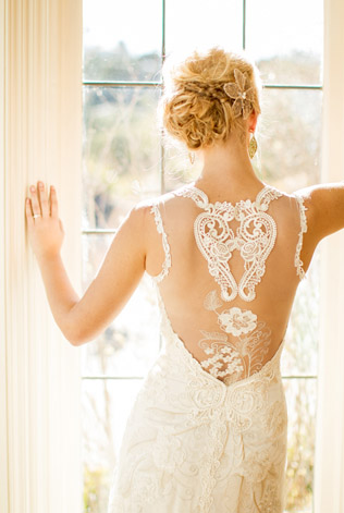 Культовые спинки свадебных платьев 