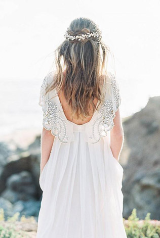 Культовые спинки свадебных платьев 