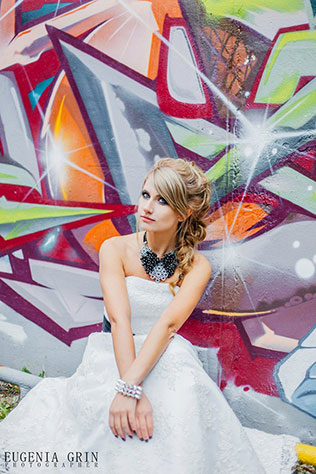 Фотопроект Blogger Bride, образ невесты в стиле рок, черные бусы