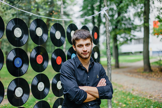 Фотопроект Blogger Bride, жених, пано из старых пластинок для фотосессии