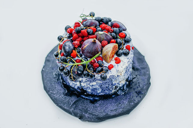 Фотопроект Blogger Bride, свадебный торт с ягодами