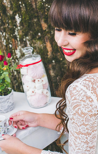 Фотопроект Blogger Bride, невеста в образе белоснежки, яркий макияж