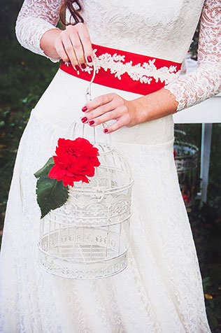 Фотопроект Blogger Bride, в образе белоснежки, платье невесты, клетка в декоре