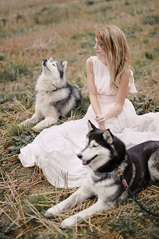 Фотопроект Blogger Bride, стиль бохо, невеста с лайкой