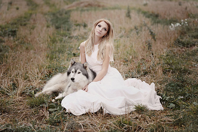 Фотопроект Blogger Bride, стиль бохо, невеста с лайкой