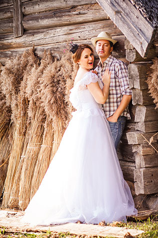 Фотопроект Blogger Bride. Часть 2, жених с невестой и сено