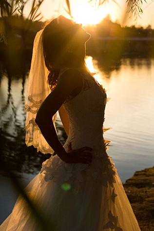 Фотопроект Blogger Bride. Часть 2, невеста на берегу озера