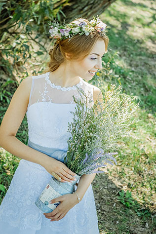 Фотопроект Blogger Bride. Часть 2, невеста с цветами в бидоне