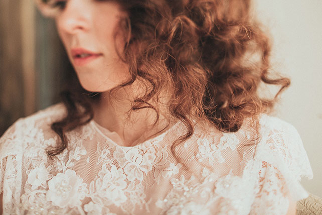 Фотопроект Blogger Bride-3, невеста в образе дюймовочки, кружевное платье