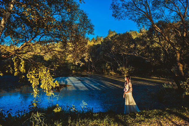 Фотопроект Blogger Bride - 3, невеста в образе лесной феи, у пруда