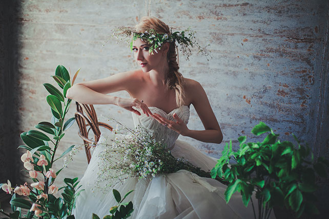 Фотопроект Blogger Bride-3, невеста в образе нимфы, с цветами