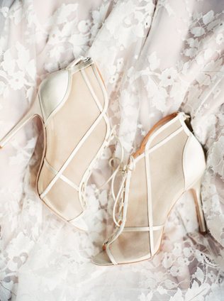 Холодное лето: ботильоны для невесты 