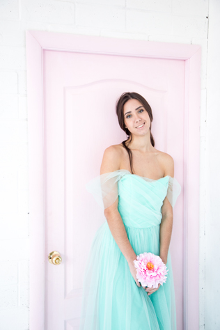 Советует BridesTeam: варианты вырезов для платьев подружек невесты 