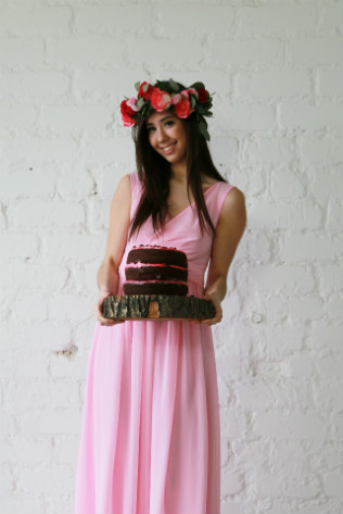 Советует BridesTeam: варианты вырезов для платьев подружек невесты 