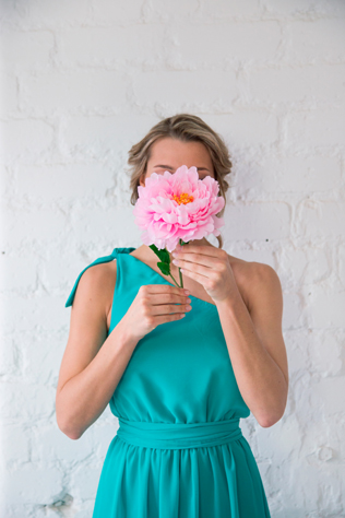 Советует BridesTeam: варианты вырезов для платьев подружек невесты 