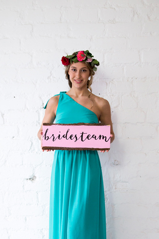 Советует BridesTeam: варианты вырезов для платьев подружек невесты 