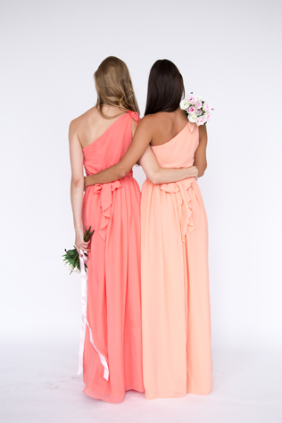 Советует BridesTeam: варианты вырезов для платьев подружек невесты 