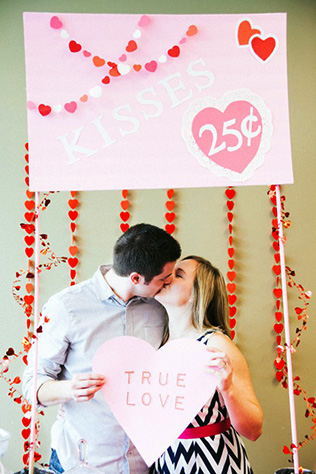 будка для поцелуев на свадьбе