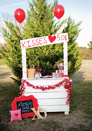 будка для поцелуев на свадьбе