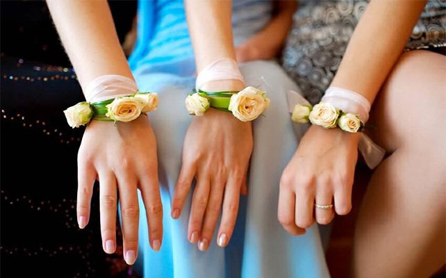 Бутоньерки подружек невесты