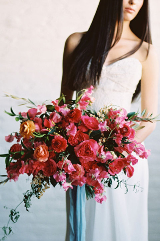 40 букетов невесты в темных тонах 