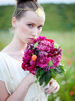 40 букетов невесты в темных тонах 