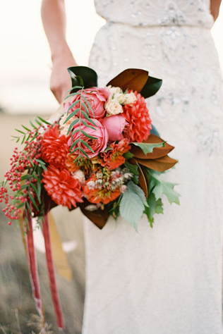 40 букетов невесты в темных тонах 