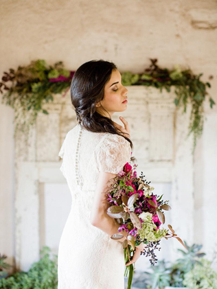 40 букетов невесты в темных тонах 