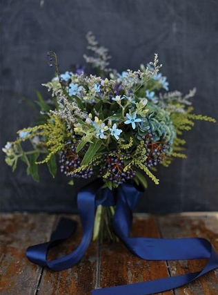 40 букетов невесты в темных тонах 