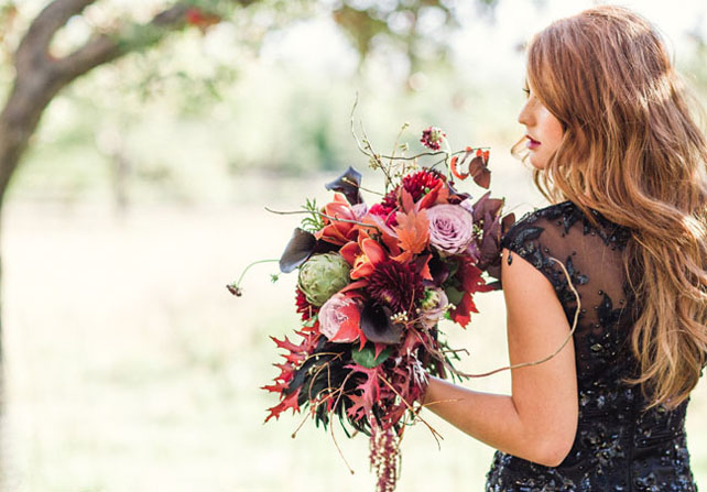 40 букетов невесты в темных тонах 