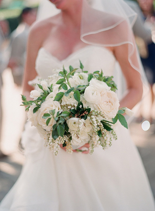 Букет невесты: что символизируют любимые цветы? 