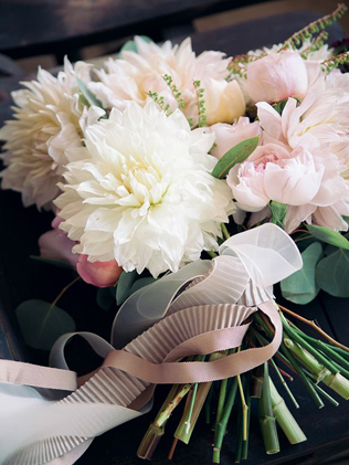 Букет невесты: что символизируют любимые цветы? Георгины