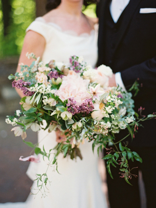 Букет невесты: что символизируют любимые цветы? Сирень