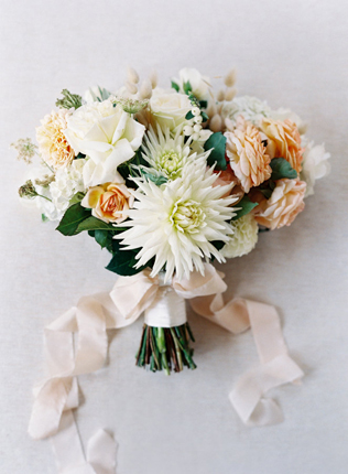 Букет невесты: что символизируют любимые цветы? Хризантема 