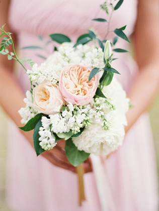 Сама нежность: свадебные букеты с пионовидными розами 