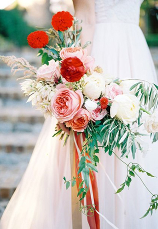 Сама нежность: свадебные букеты с пионовидными розами 