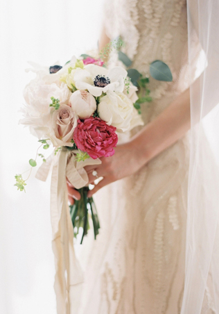 Сама нежность: свадебные букеты с пионовидными розами 