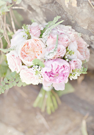 Сама нежность: свадебные букеты с пионовидными розами 