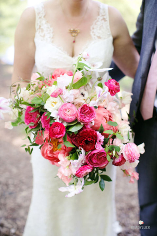 Сама нежность: свадебные букеты с пионовидными розами 