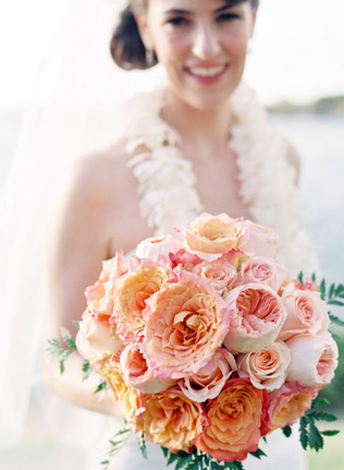 Сама нежность: свадебные букеты с пионовидными розами 