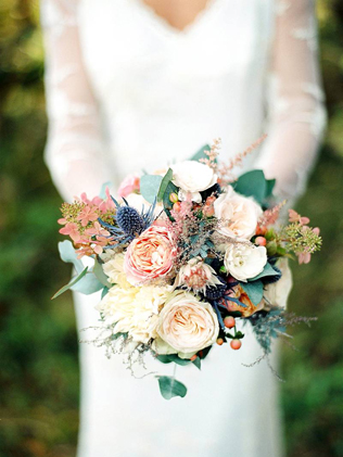 Сама нежность: свадебные букеты с пионовидными розами 