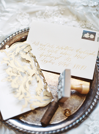 Бумажное кружево: свадебная полиграфия с узорами  