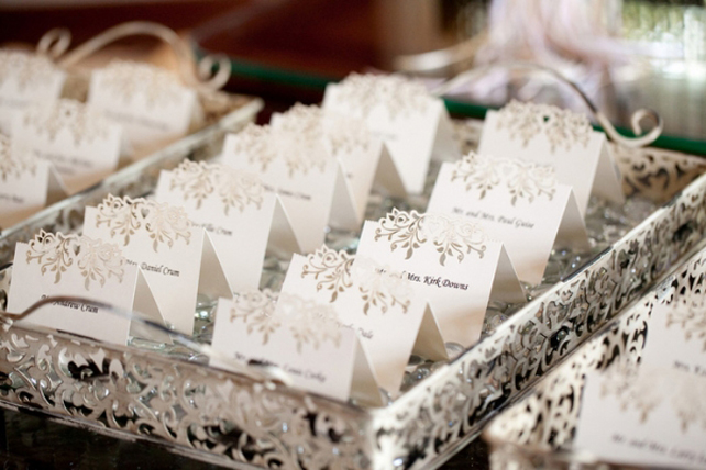 Бумажное кружево: свадебная полиграфия с узорами  
