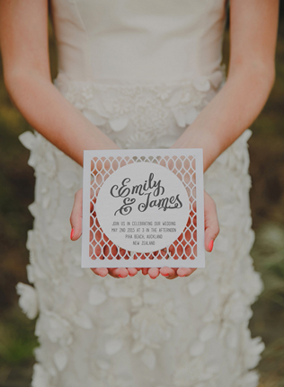 Бумажное кружево: свадебная полиграфия с узорами  