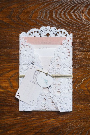 Бумажное кружево: свадебная полиграфия с узорами  