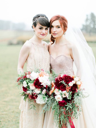 Осенняя палитра: сочетаем бургунди и оттенок пудры 