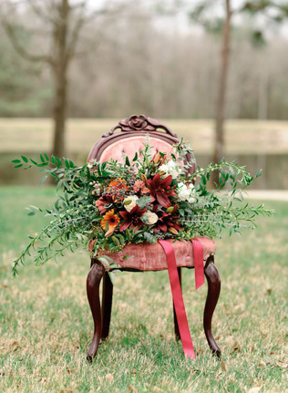 Осенняя палитра: сочетаем бургунди и оттенок пудры 