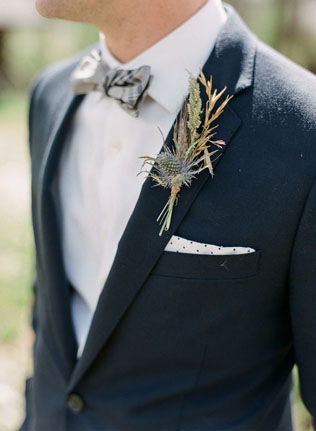 90 вариантов бутоньерок для осенней свадьбы 