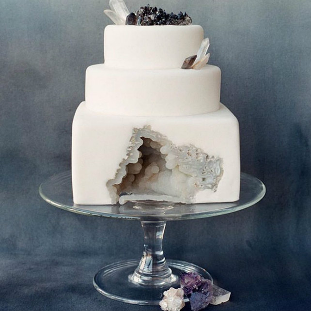 Тренд: свадебные торты в виде драгоценных камней