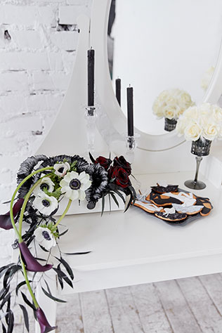 Свадебная фотосессия в стиле «Чёрного лебедя», флористика